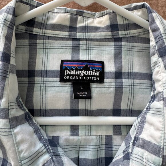 Patagonia Mens Short Sleeve Button Down - Picture 2 of 3